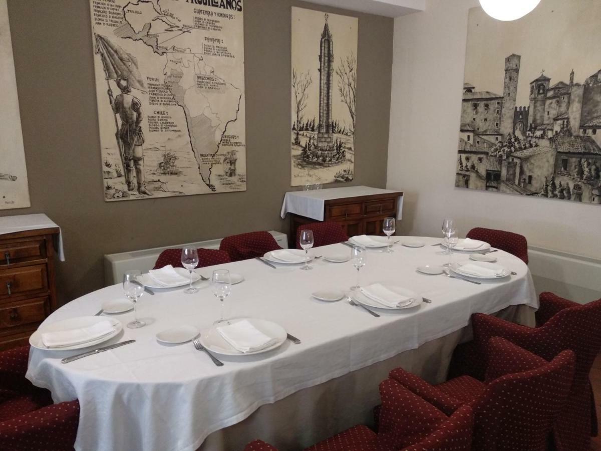 Hotel Las Cigueenas Trujillo Eksteriør bilde
