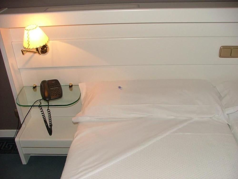 Hotel Las Cigueenas Trujillo Eksteriør bilde